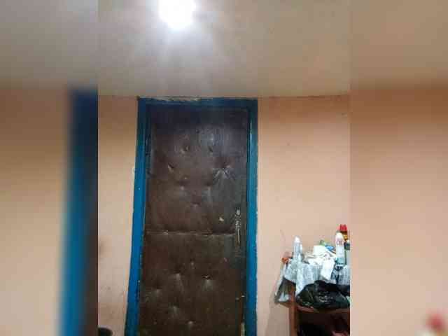 FameLara webcam