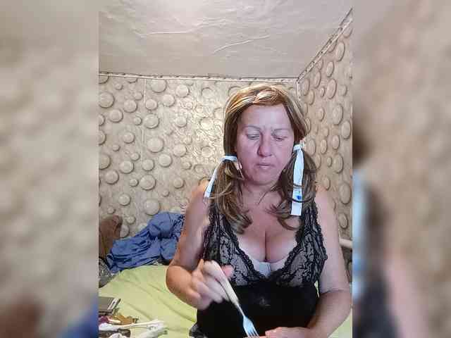 FameLara webcam