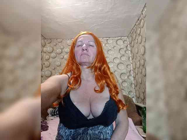 FameLara webcam