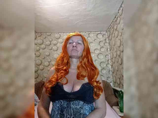 FameLara webcam