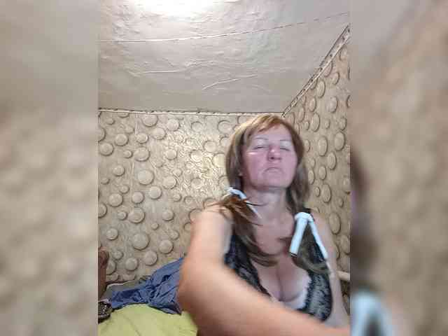 FameLara webcam
