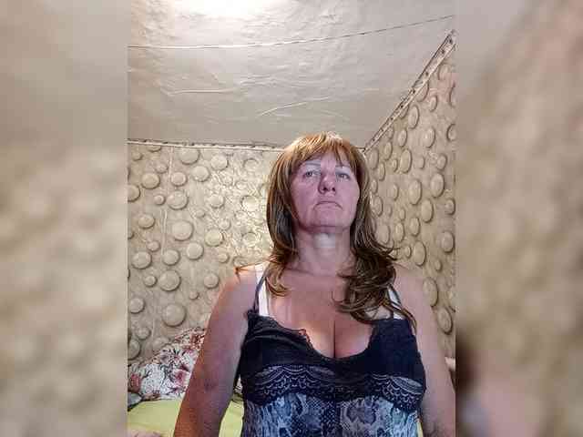FameLara webcam