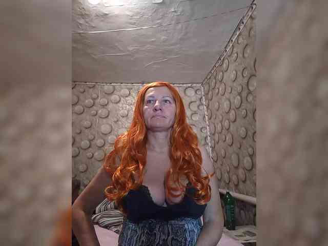 FameLara webcam