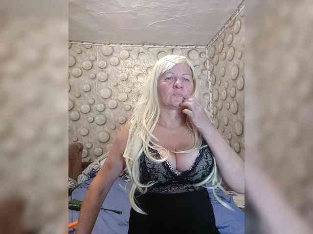 FameLara webcam