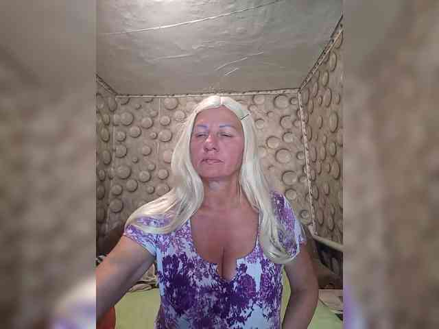 FameLara webcam