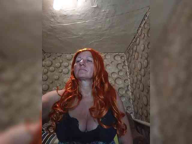 FameLara webcam