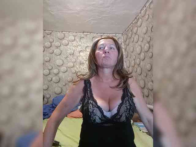 FameLara webcam