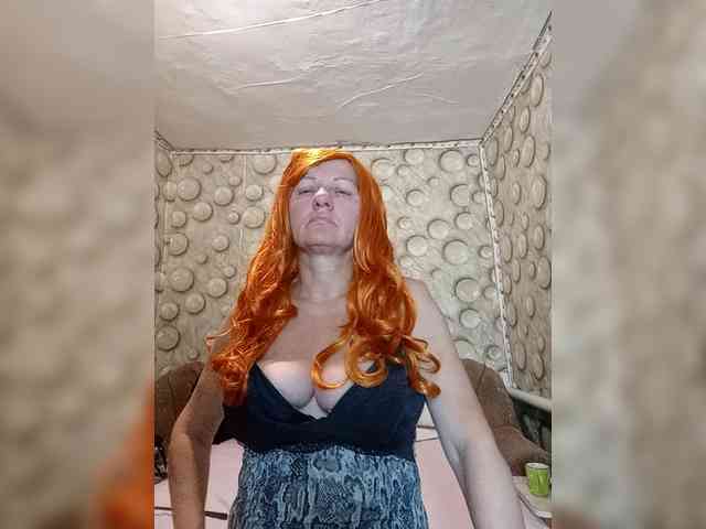 FameLara webcam