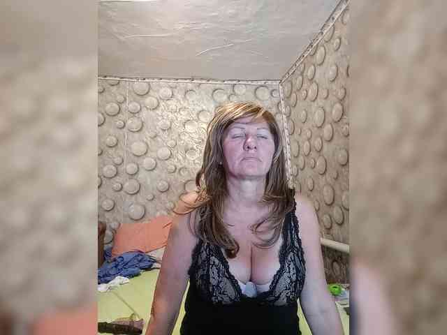FameLara webcam