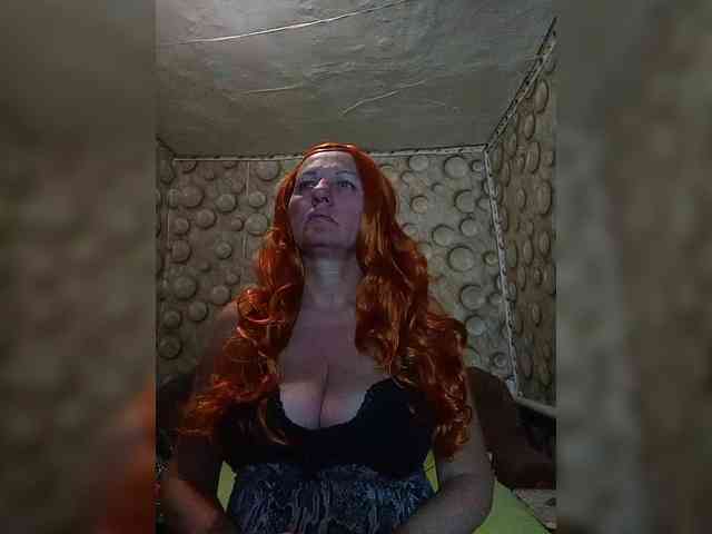 FameLara webcam