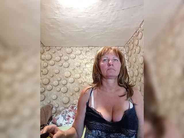 FameLara webcam