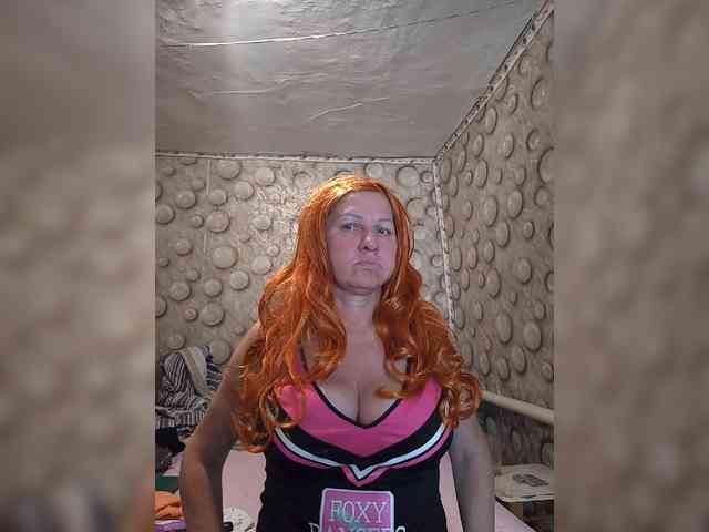 FameLara webcam