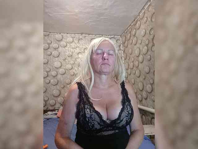 FameLara webcam
