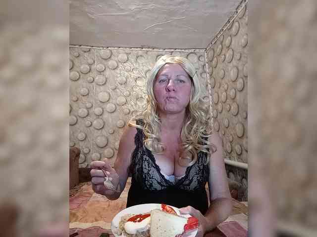 FameLara webcam