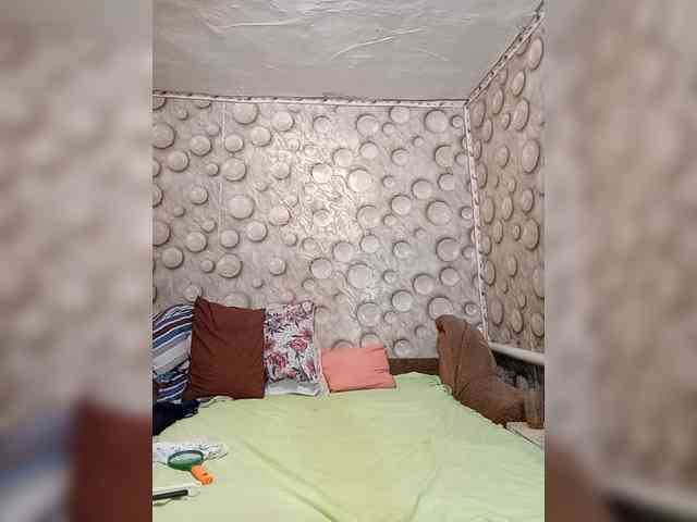FameLara webcam