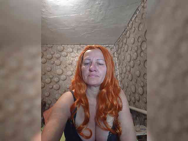 FameLara webcam