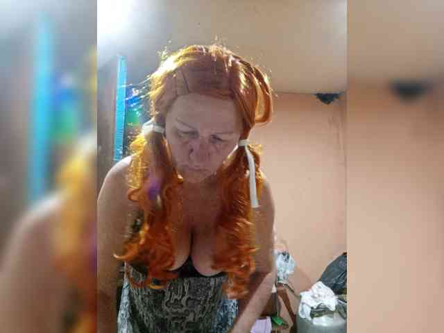 FameLara webcam