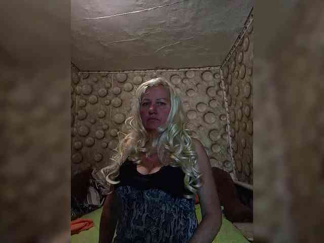 FameLara webcam