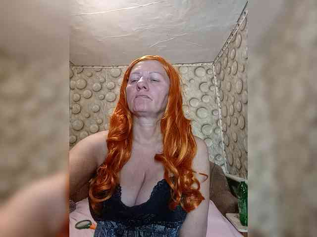 FameLara webcam