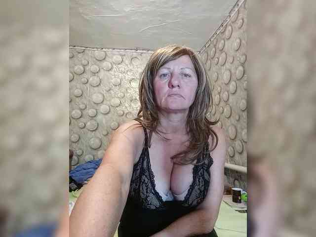 FameLara webcam