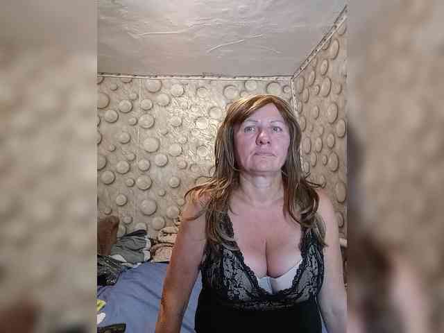 FameLara webcam