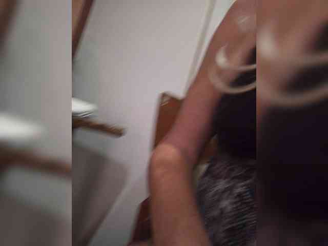 FameLara webcam