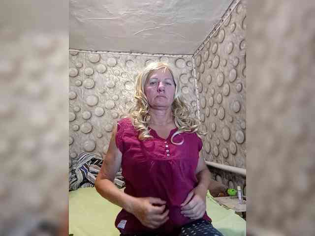 FameLara webcam