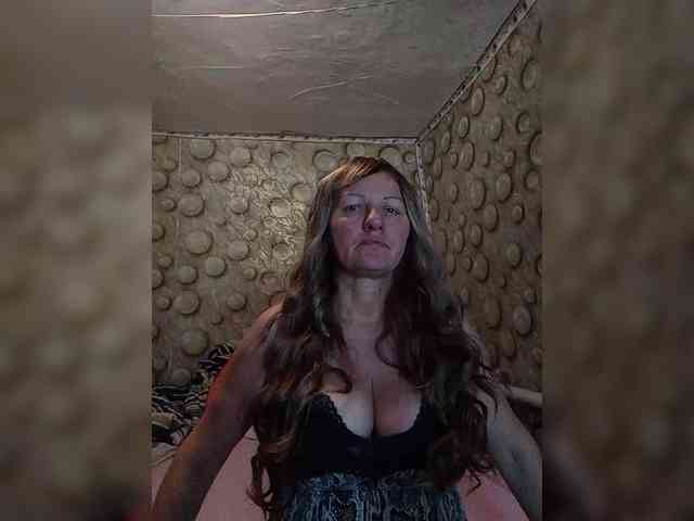 FameLara webcam