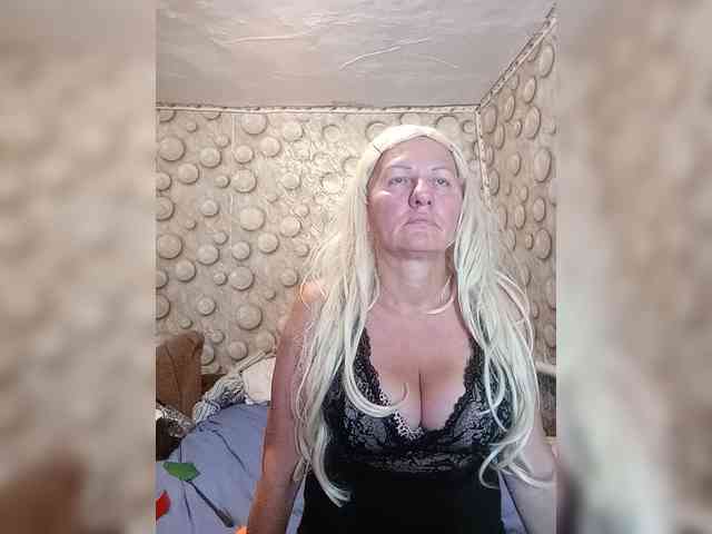 FameLara webcam