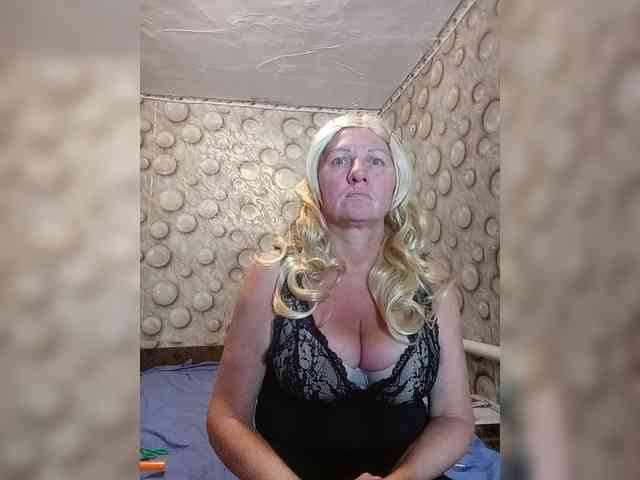 FameLara webcam