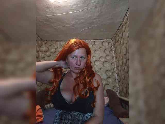 FameLara webcam