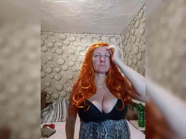 FameLara webcam