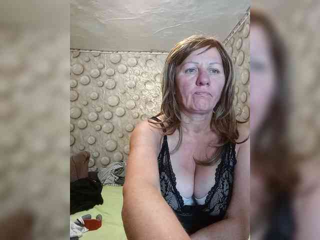 FameLara webcam