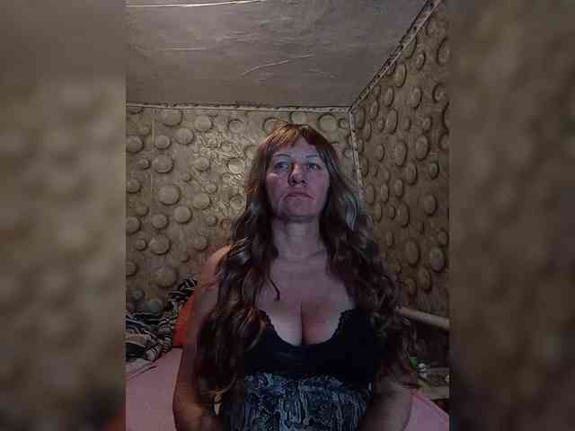 FameLara webcam