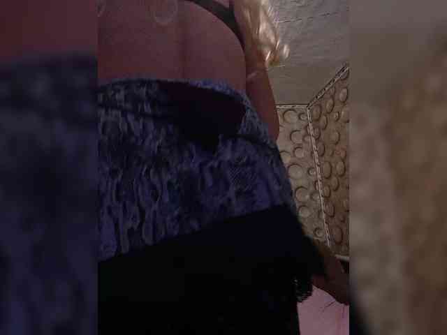 FameLara FameLara