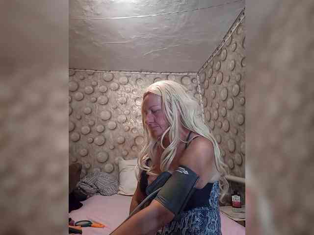 FameLara webcam