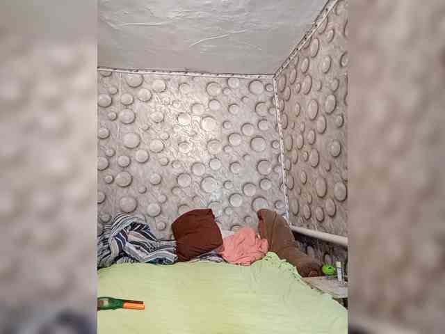 FameLara webcam