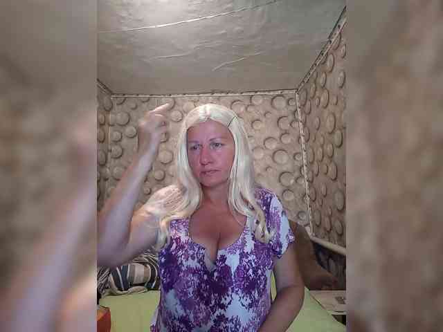 FameLara webcam