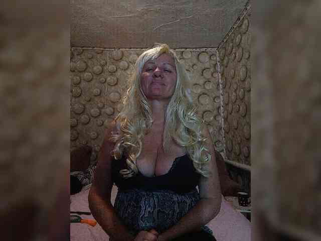 FameLara webcam