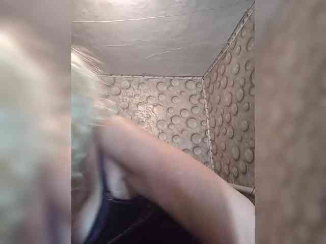 FameLara webcam