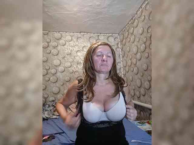 FameLara FameLara