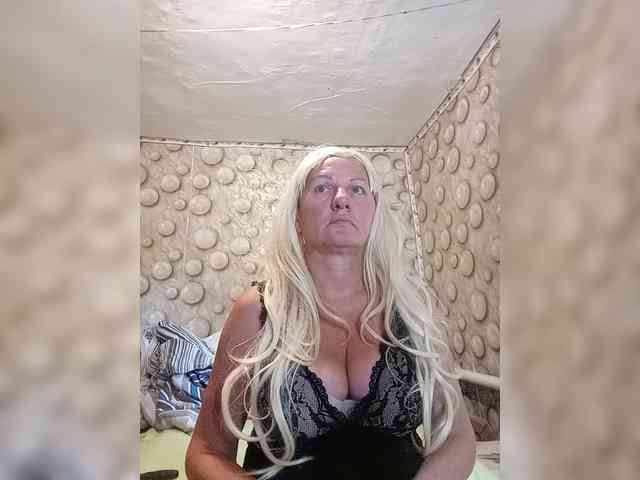 FameLara webcam