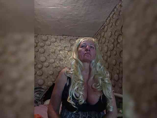 FameLara webcam
