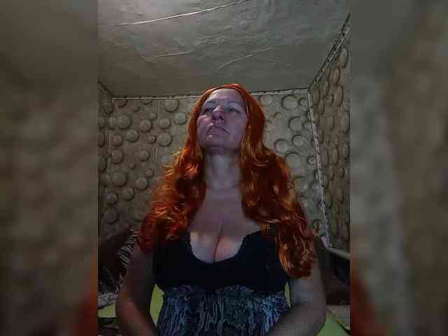 FameLara webcam