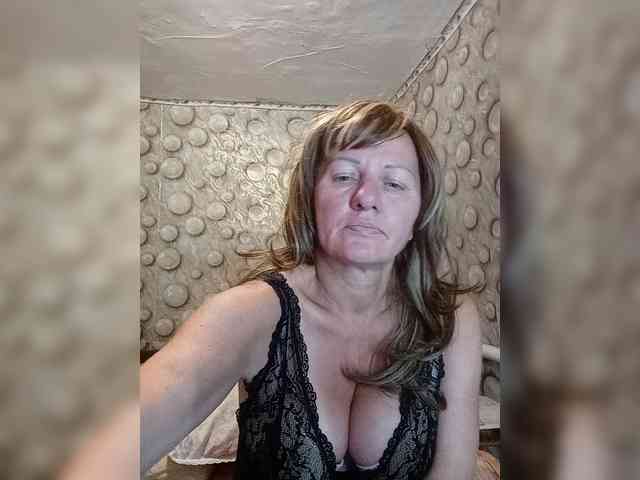 FameLara webcam