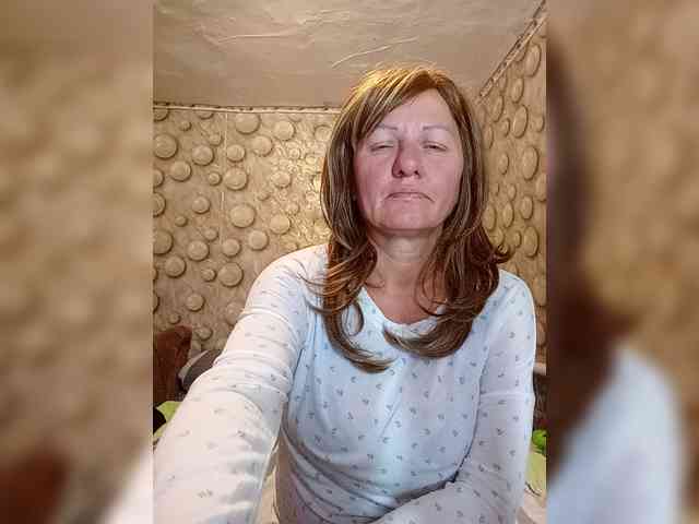 FameLara webcam