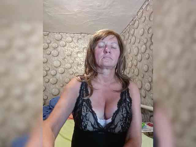 FameLara webcam