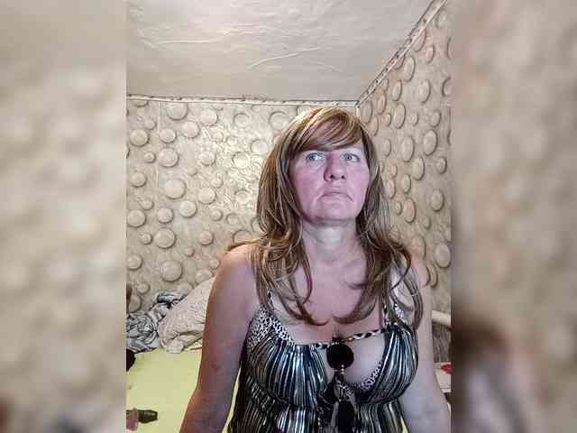 FameLara webcam