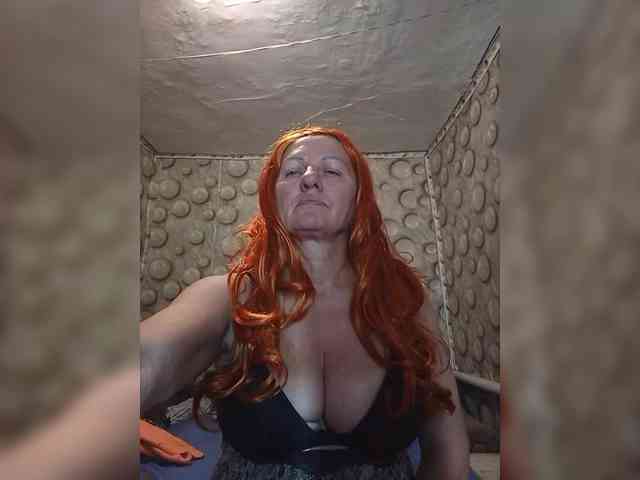 FameLara webcam