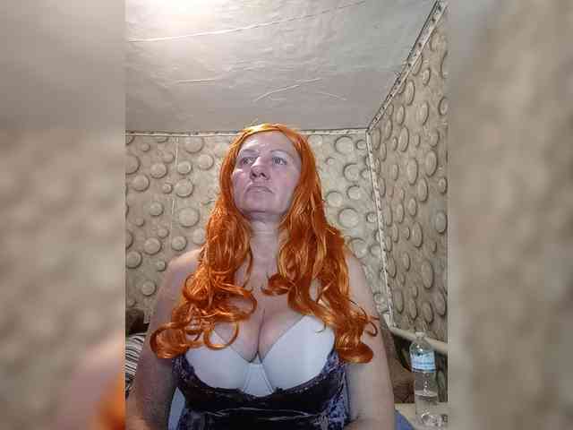 FameLara webcam